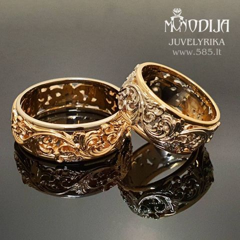 Balto-geltono aukso vestuviniai žiedai
Svoris: 15g
Darbo kaina: 700€
Kategorija: Prabangūs
Plotis: 8mm ir 8mm