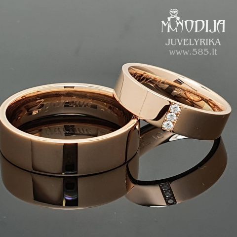 Raudono aukso vestuviniai žiedai
Svoris: 21g
Briliantai: 3vnt*0.015ct-1.5mm
Darbo kaina: 200€
Kategorija: Modernūs
Plotis: 5mm ir 6mm