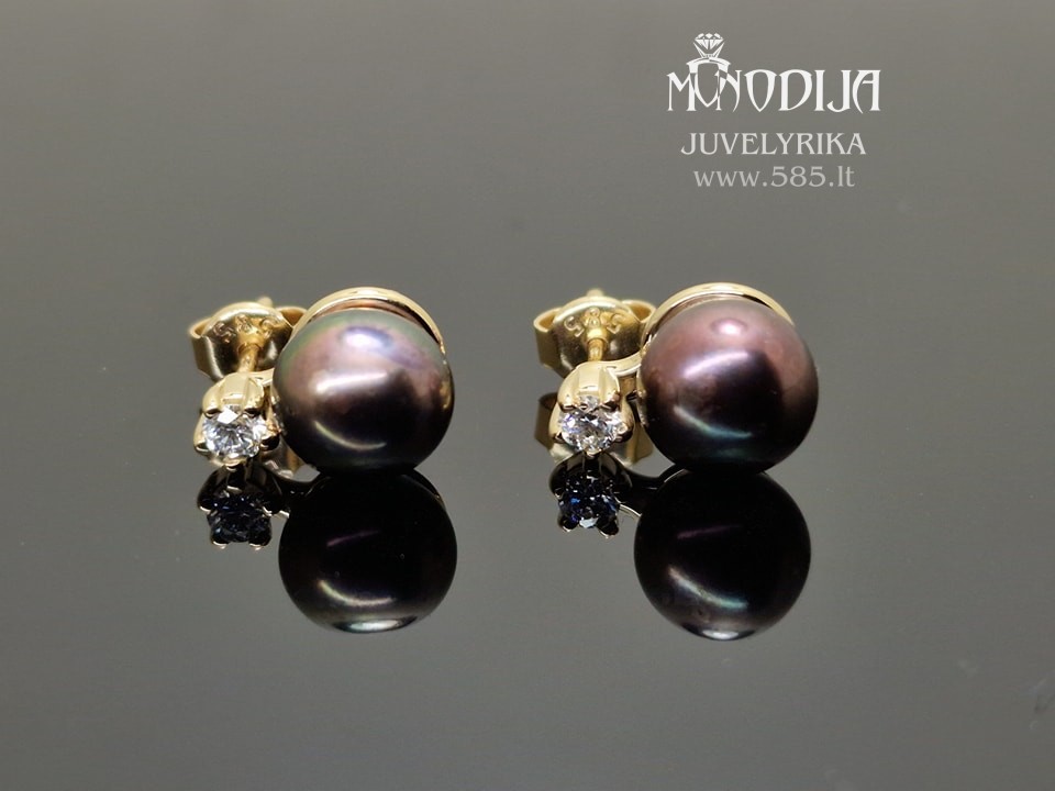 Auksiniai auskarai su juodais perlais ir deimantais
Svoris: 2.5g
Darbo kaina: 250€
Briliantai: 2vnt po 0.1ct-3mm - www.585.lt
