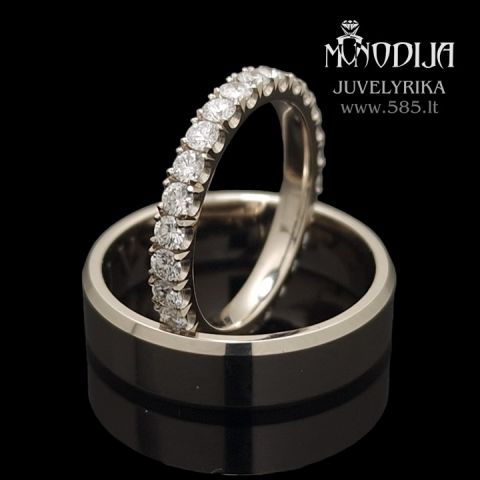 Balto aukso vestuviniai žiedai su briliantais
Svoris: 9g
Plotis: 2.5mm, 5mm
Darbo kaina: 230€
Briliantai: 27vnt*0.04ct-2.2mm